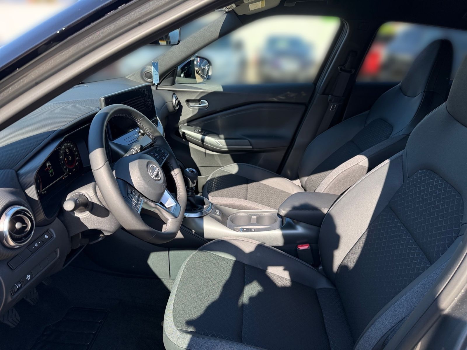 Fahrzeugabbildung Nissan Juke 1.0 DIG-T N-Connecta 6MT *NAVI*KAMERA*WINTE
