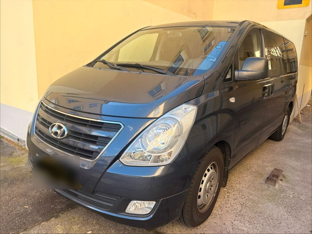 Image of Hyundai H-1 Starex