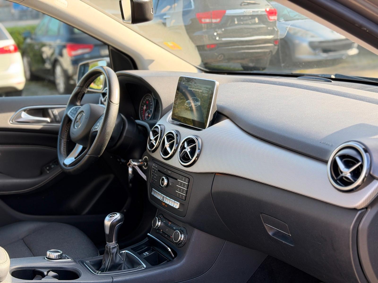 Mercedes-Benz B 180 Garantie *2.Hand*Kamera*LED*Urban*Navi*