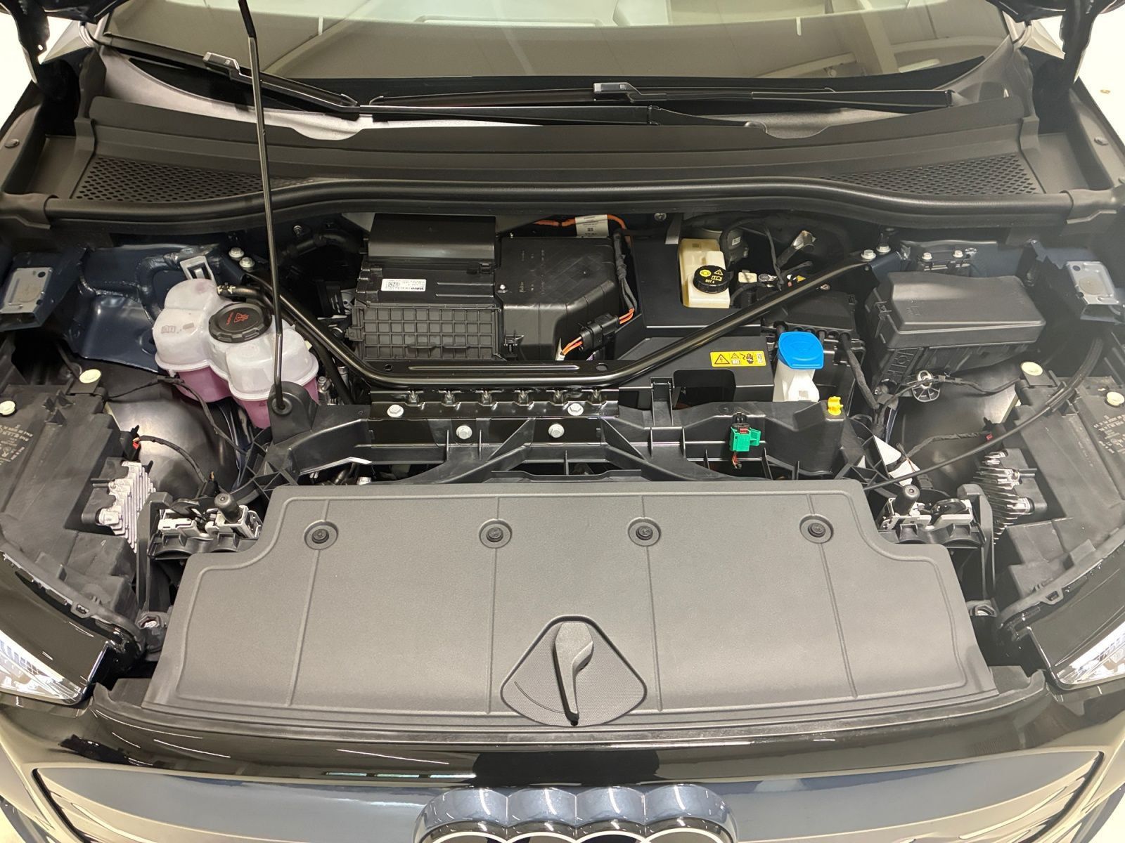 Q4 Sportback e-tron performance 210 kW