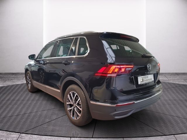 Fahrzeugabbildung Volkswagen Tiguan 1.5 TSI DSG Life STANDHZG NAVI RFK LED AC