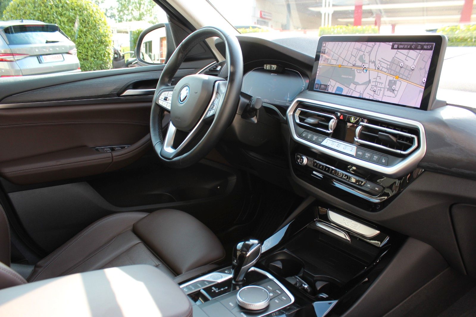 BMW X3 xDrive 30 e Laser Pano ACC HuD AHK Live-C. + foto 8