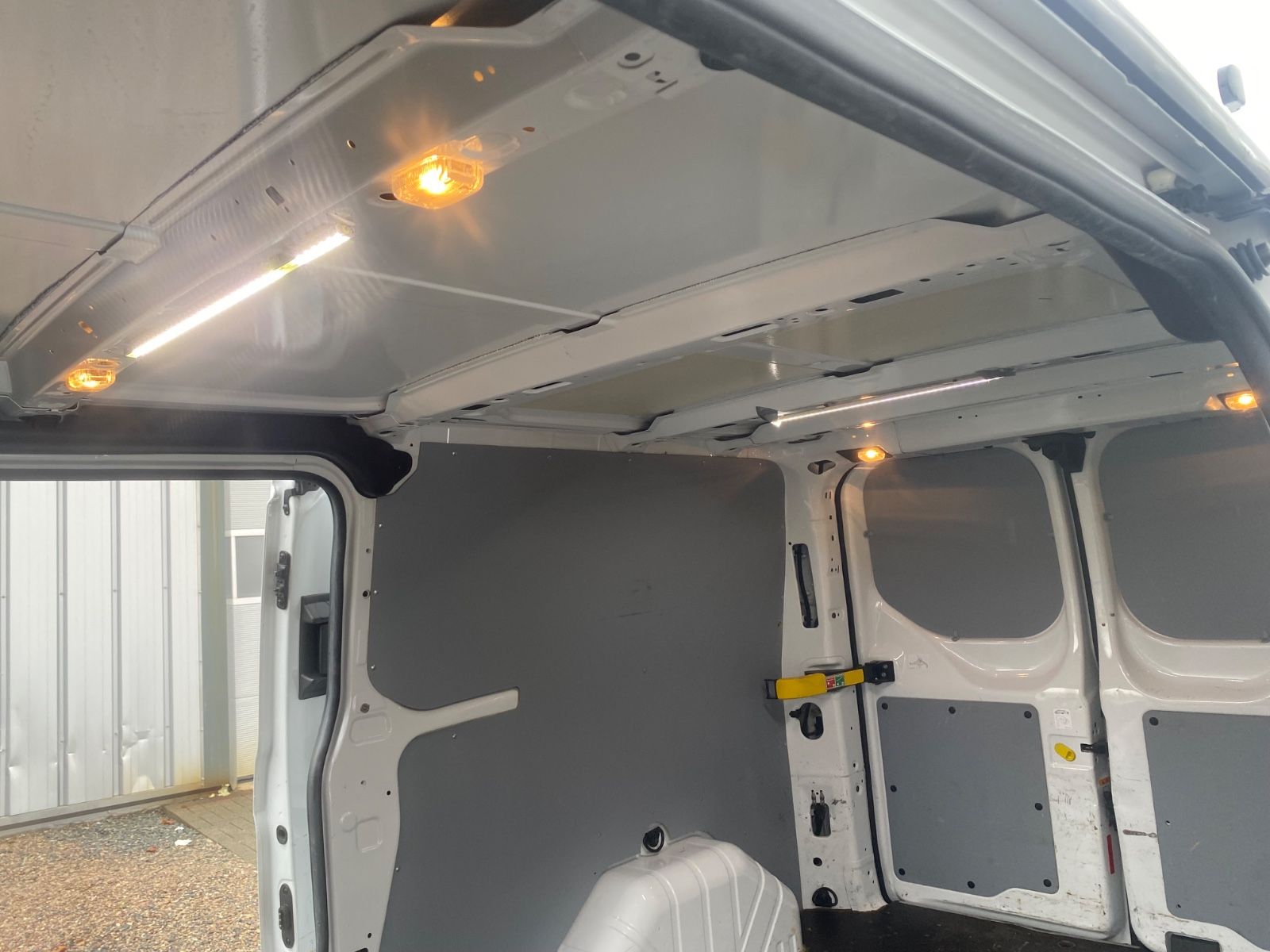 Fahrzeugabbildung Ford Transit CustomKasten320L2 Trend,AHK,StH,SHZ,SHge