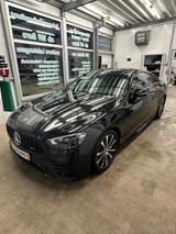 Mercedes-Benz E 300 Autom. - - Mercedes-Benz E 300 in Köln