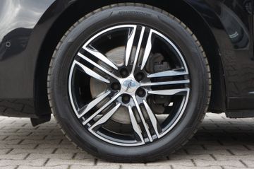 Mercedes V 220 - 11
