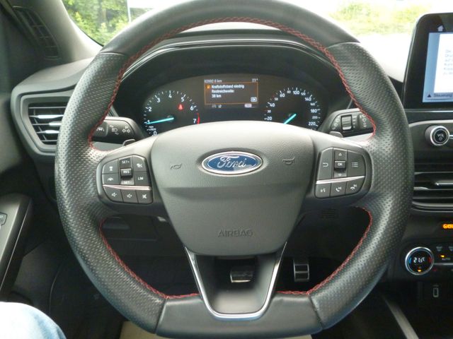 Focus Lim. ST-Line*PANO*SHZ*Allwetter*Webasto*