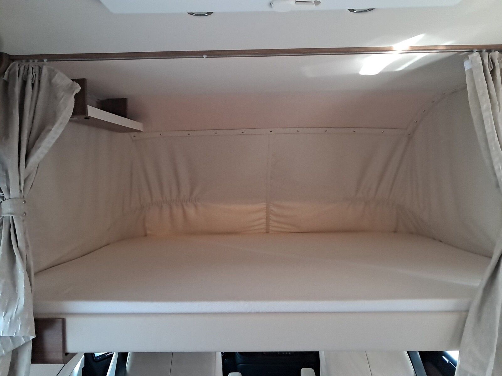 Fahrzeugabbildung Carthago c-tourer I  141 LE Solar,SAT,Veloslide,Markise