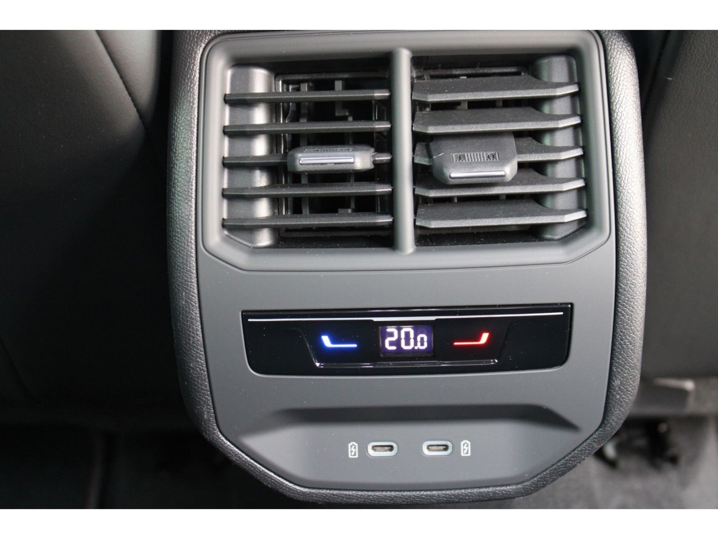 Fahrzeugabbildung CUPRA Leon 2.0 TSI VZ DSG ACC LED Navi PDC RFK SHZg DA