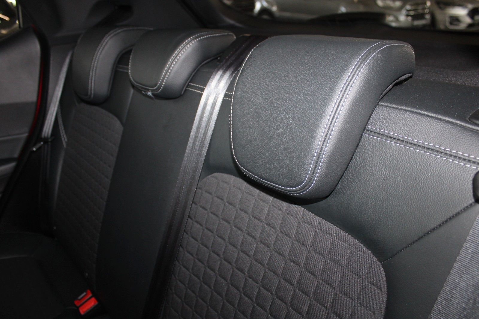 Fahrzeugabbildung Ford Fiesta ACTIVE PLUS 5T NAVI PANO B&O ACC WinterP