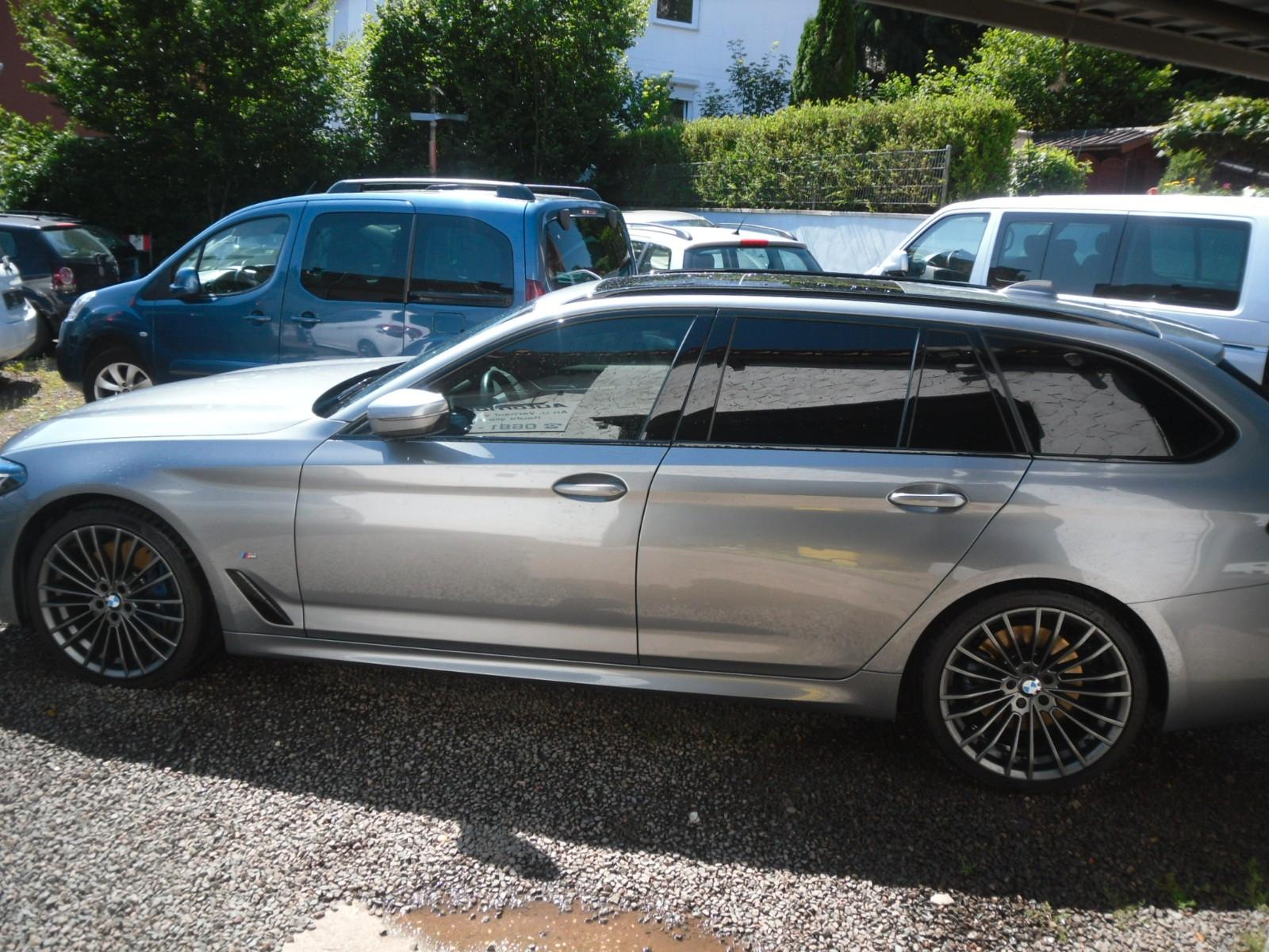 BMW 530 5 Touring 530 d xDrive M Sport Voll 18500KM