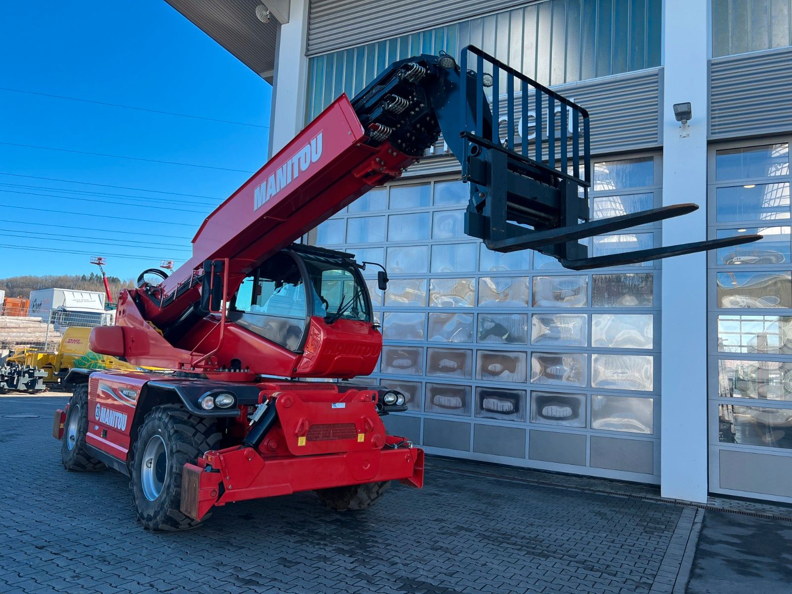 Fahrzeugabbildung Manitou MRT 2550 + / nur 919h! / Funk / Korb / Winde