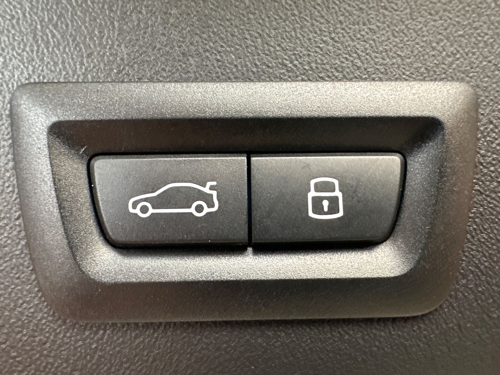 Fahrzeugabbildung BMW X3 40d xDrive M-Sport NAV+LED+PANO+AHK+STHZG
