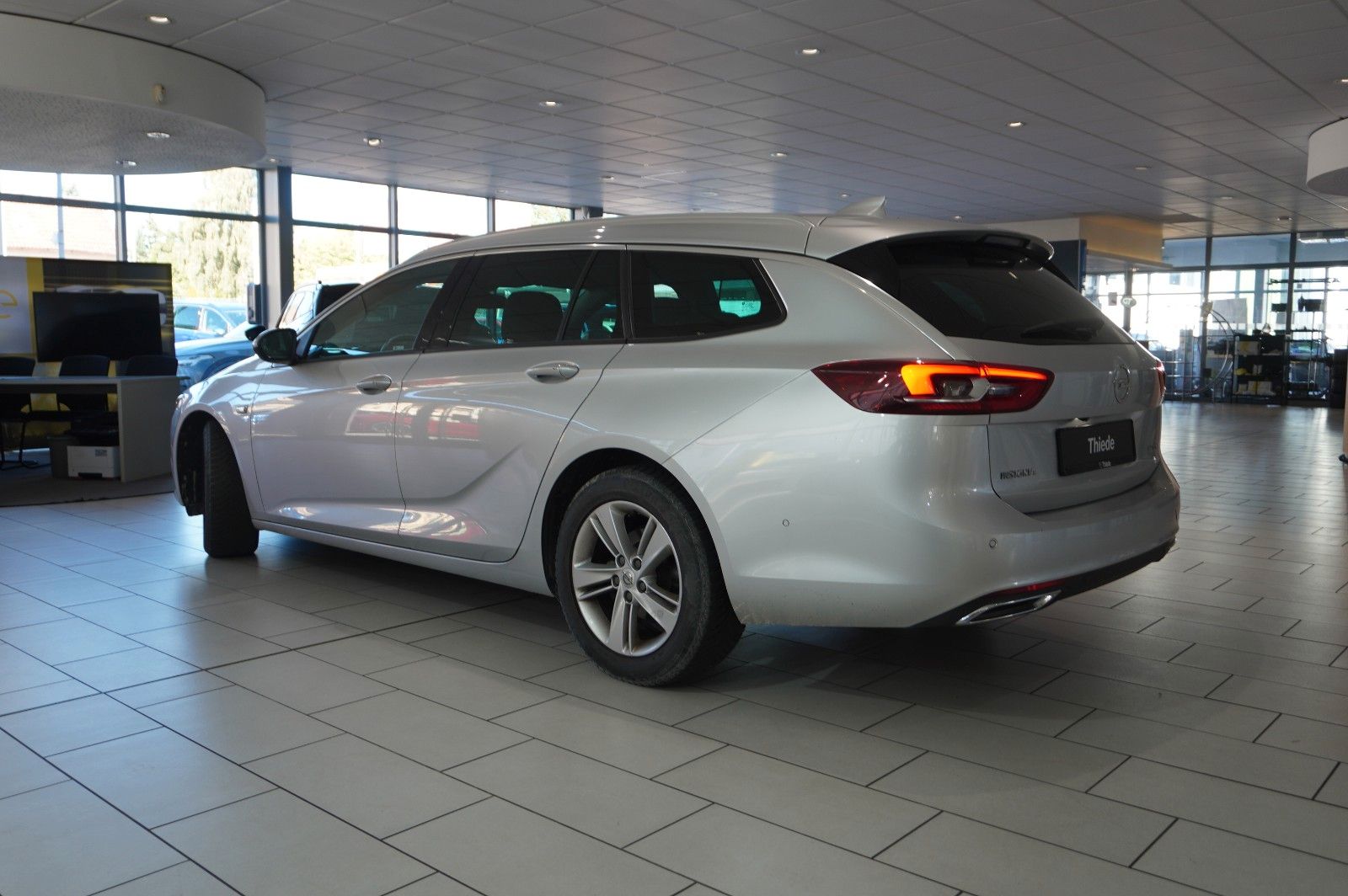 Fahrzeugabbildung Opel Insignia B ST 1.5T DYNAMIC NAVI/MATRIX/KAMERA/SH