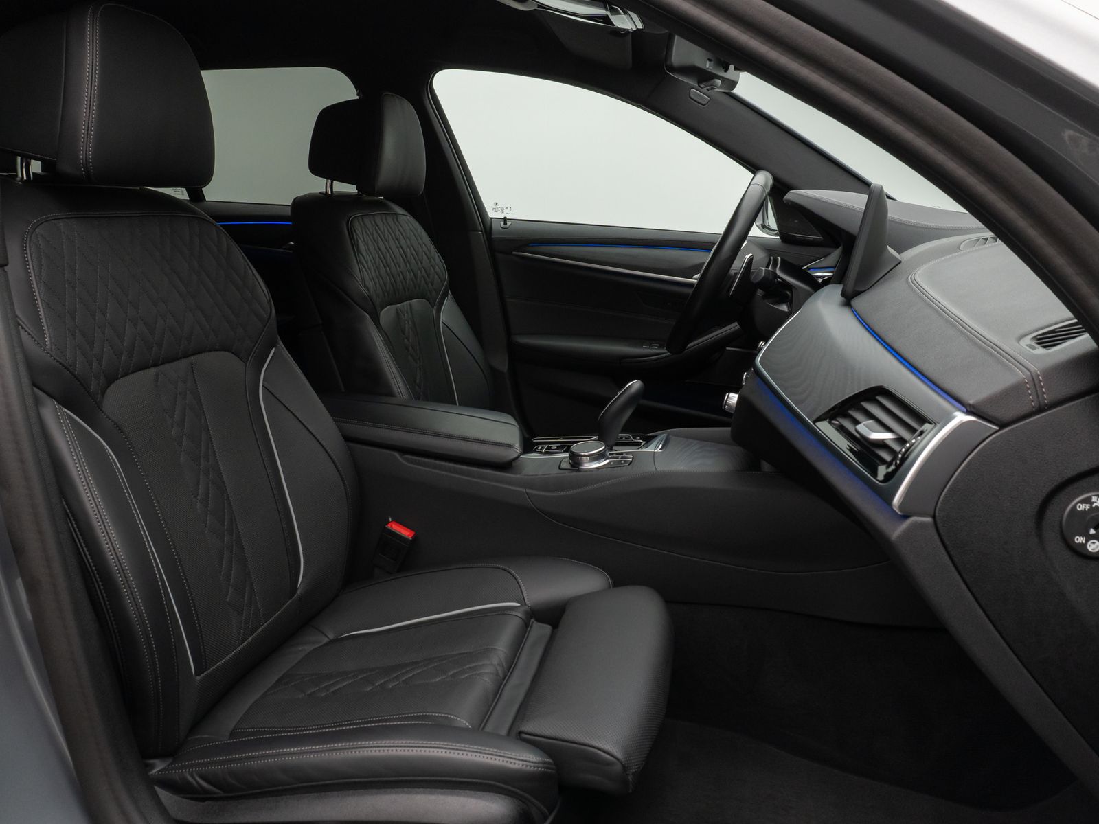 Fahrzeugabbildung BMW 540d xD M Sport Pro Laser Kamera HUD DAB H/K 20"
