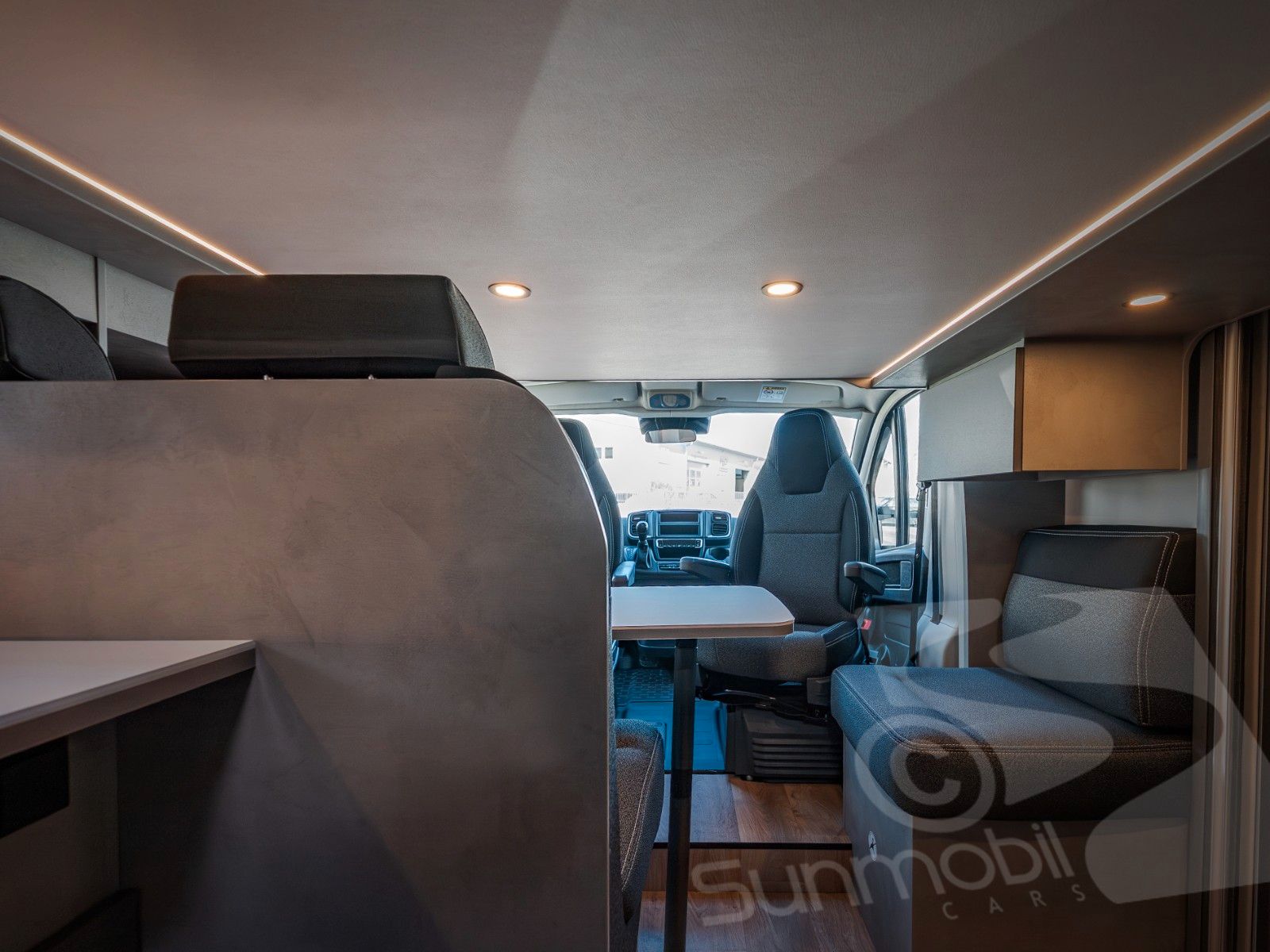 Fahrzeugabbildung Crosscamp EXPDN 7.0 E Peugeot Automatik