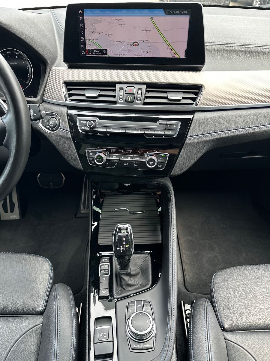 Fahrzeugabbildung BMW X2 M35i NAV+LED+PANO+HUD+KAM+SHZ+PDC+DAB+KLIMA