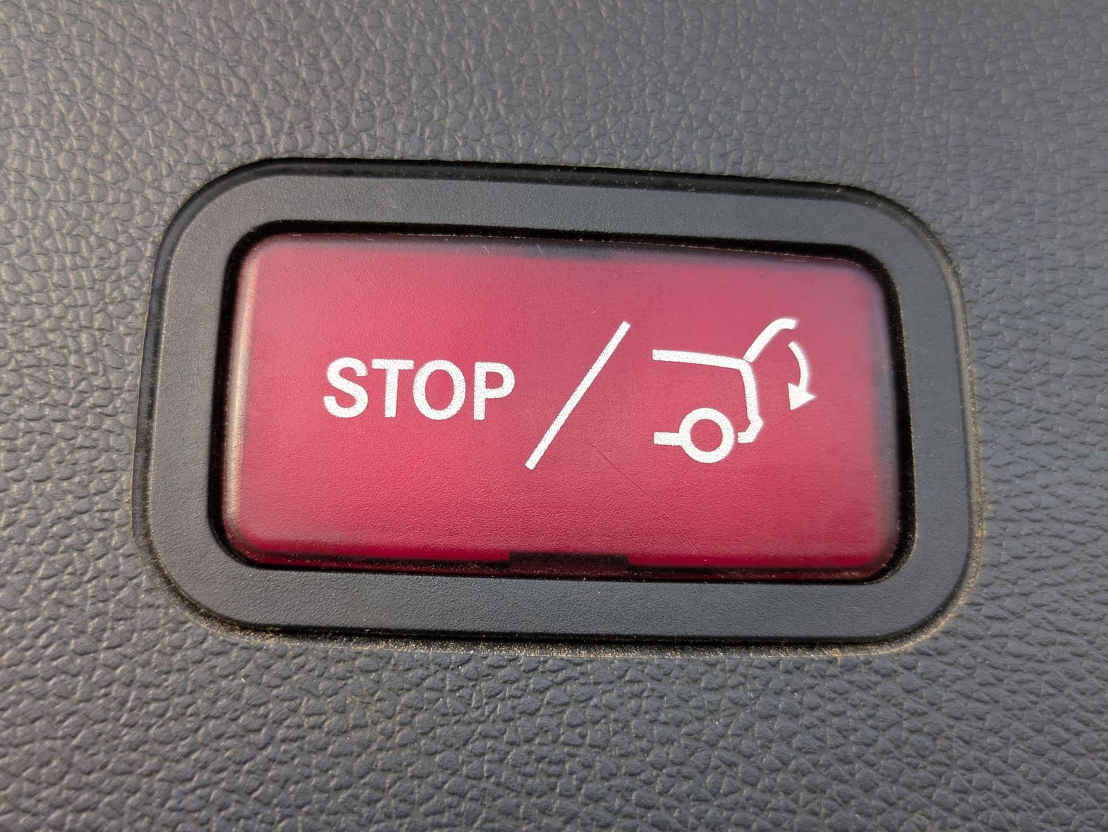 Fahrzeugabbildung Mercedes-Benz E 220 Avantgarde LED*AHK*KAMERA*TEMP*NAVI*SHZ