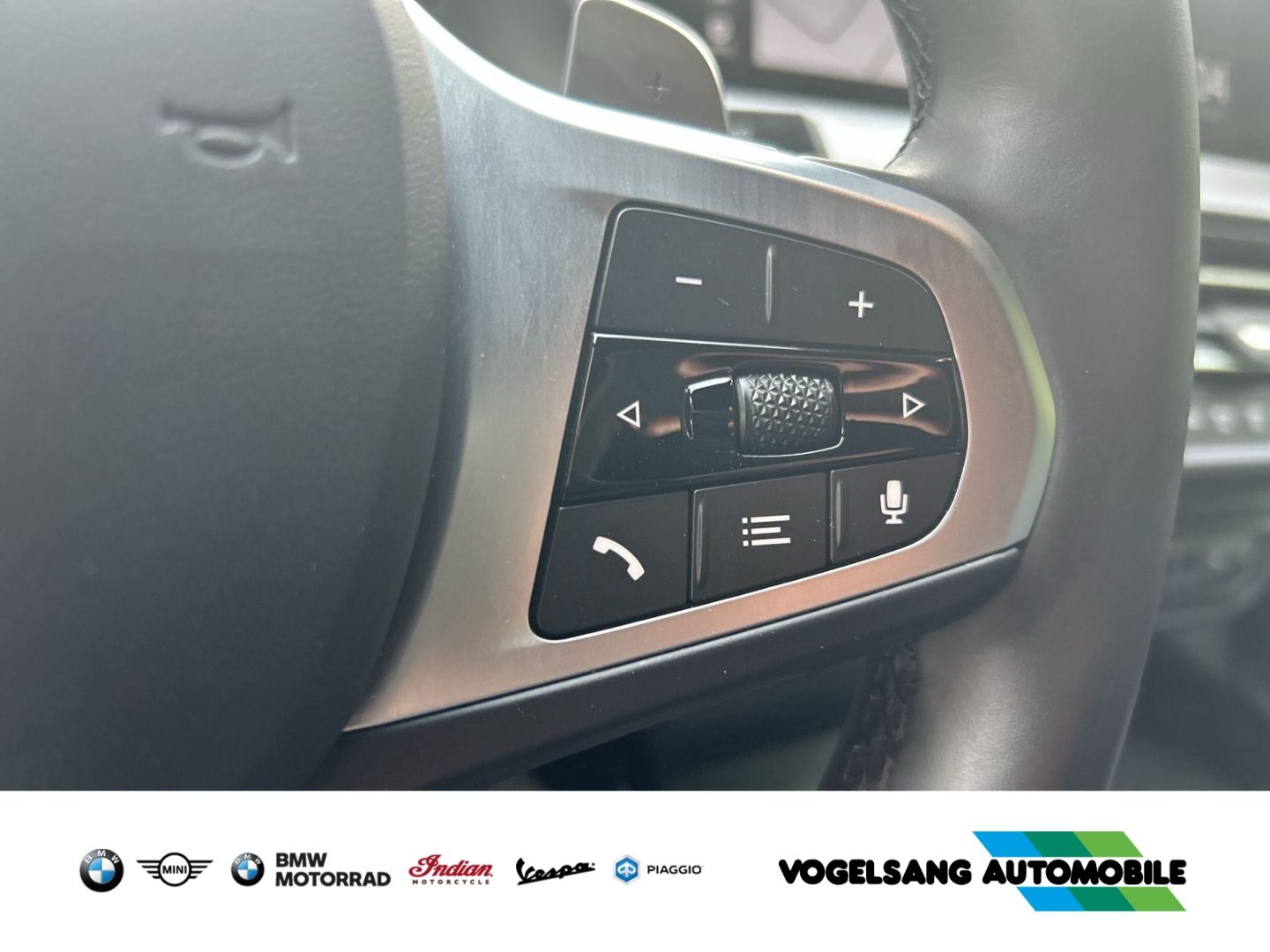 Fahrzeugabbildung BMW M235i xDrive Gran Coupe Park-Assistent Head-Up H