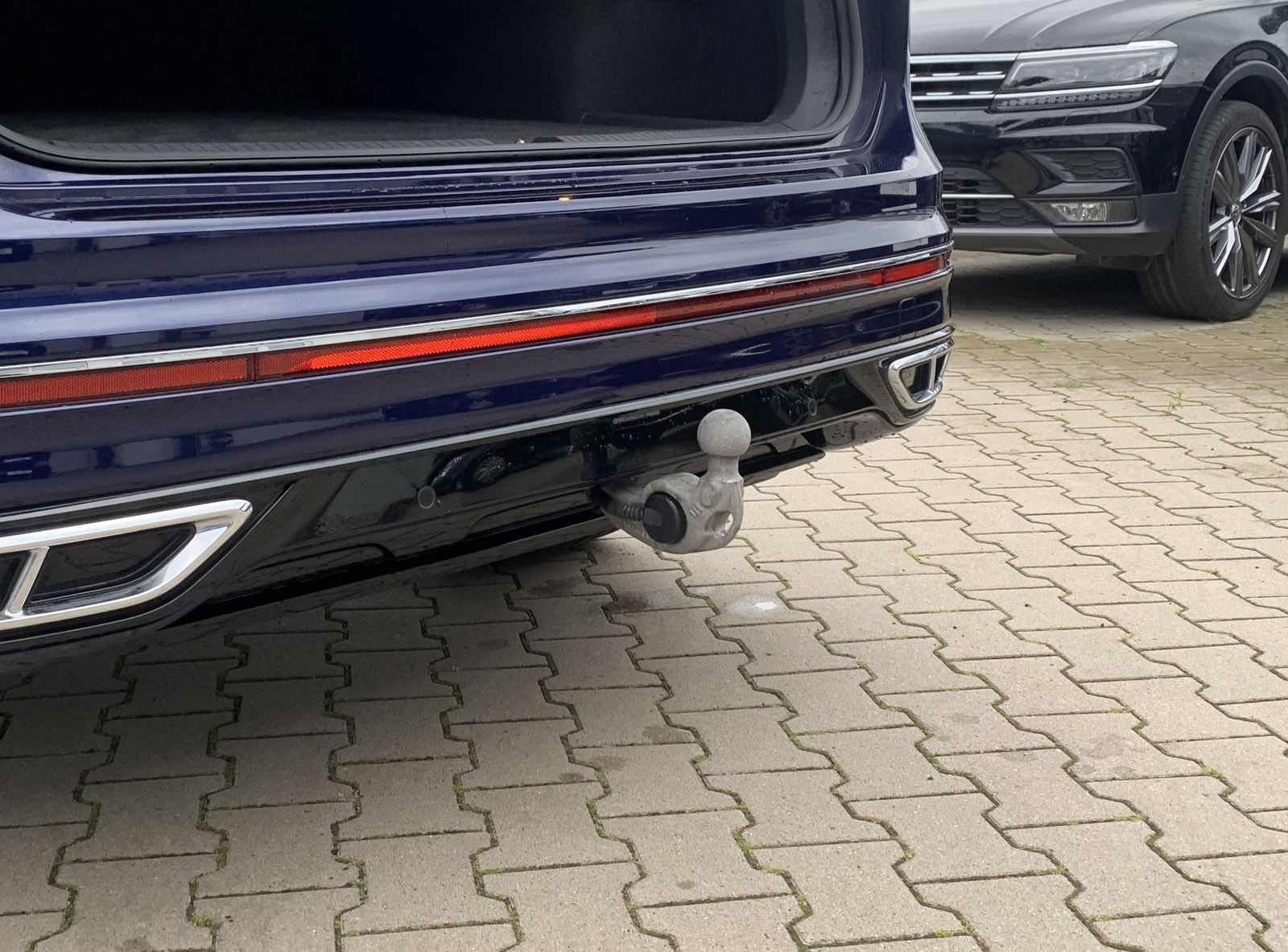 Fahrzeugabbildung Volkswagen Tiguan Allspace 2.0 TDI*R-Line*4Motion*AHK*Leder