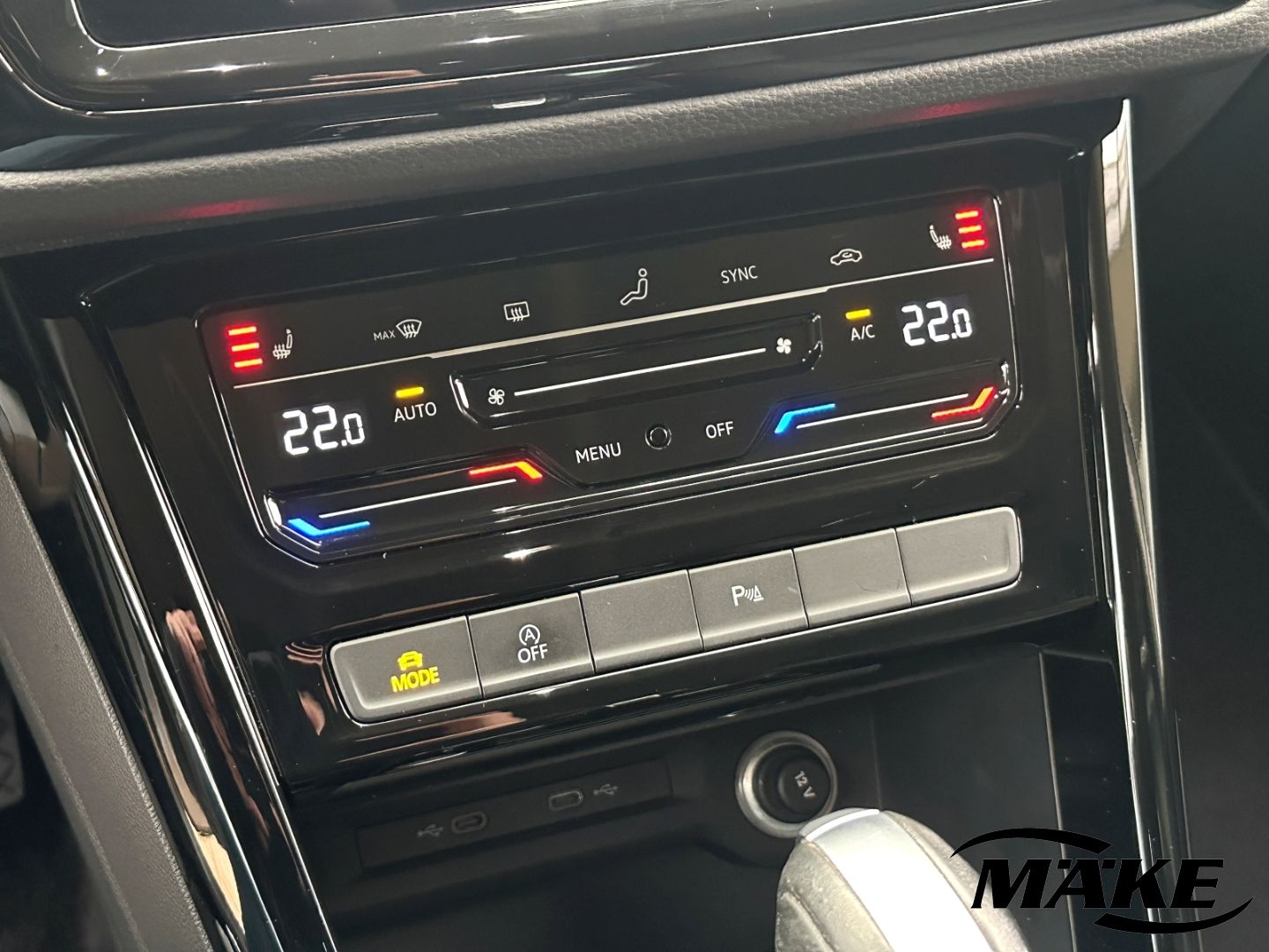 Touran Highline 2.0 TDI DSG ACC AHZV DAB LED ASS