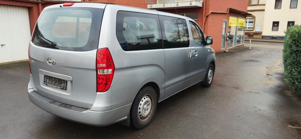 Hyundai H-1