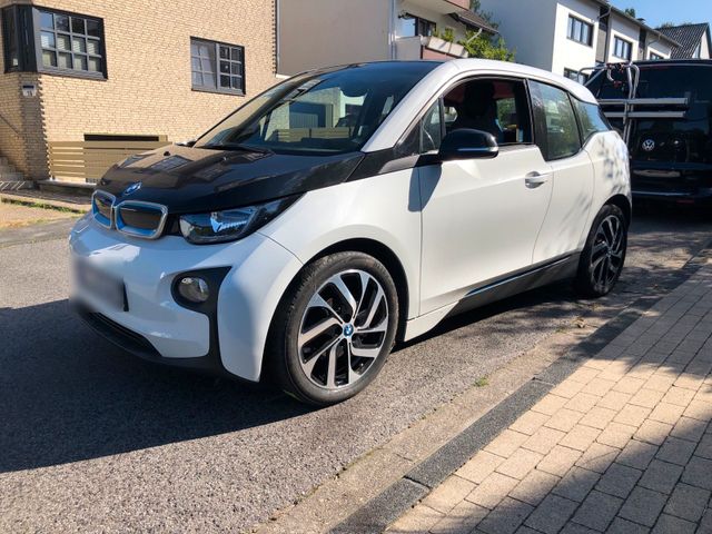 BMW i3 e Auto Wärmepumpe schnell Laden