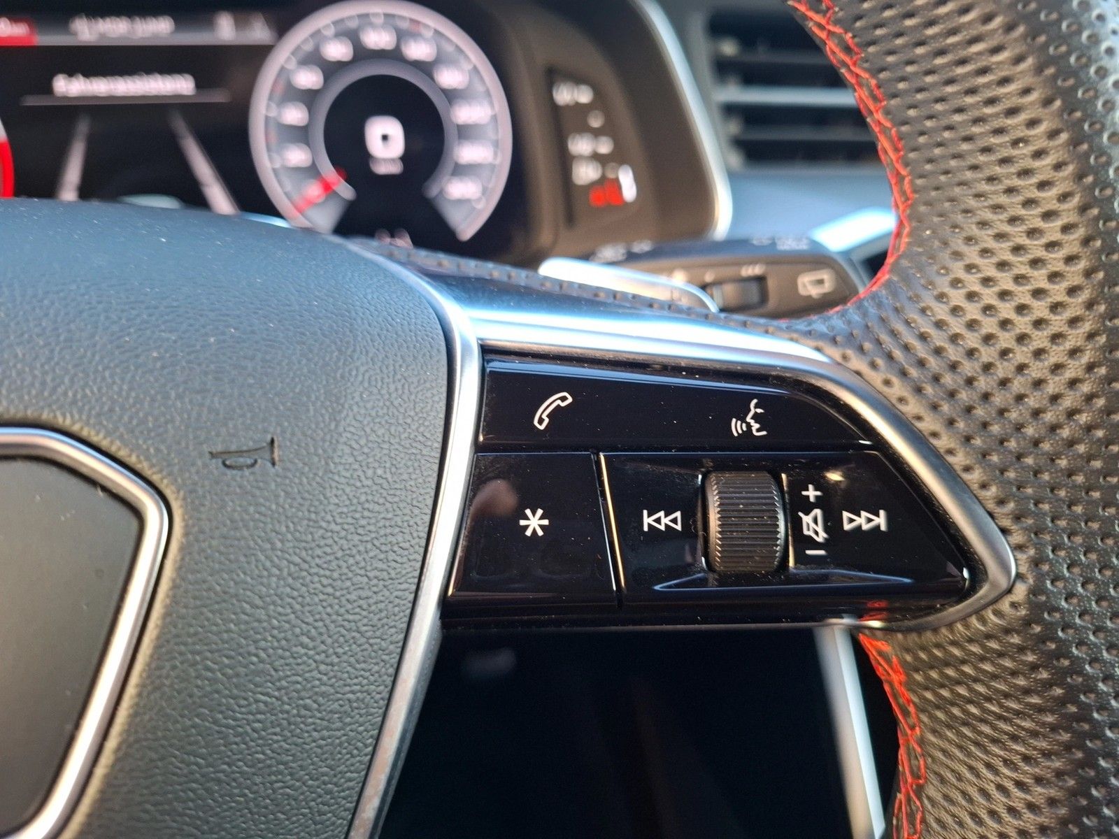 Fahrzeugabbildung Audi A6 Avant 45 TFSI quattro S-Line S-tronic Standhz