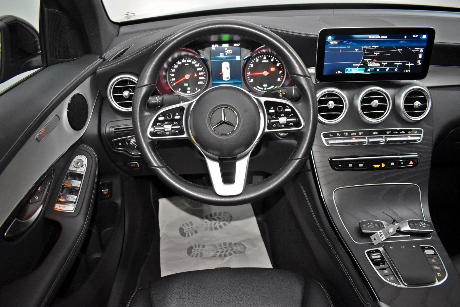 Fahrzeugabbildung Mercedes-Benz GLC 200 Coupe 4Matic,Leder,Navi,LED,Kam.,PanDach