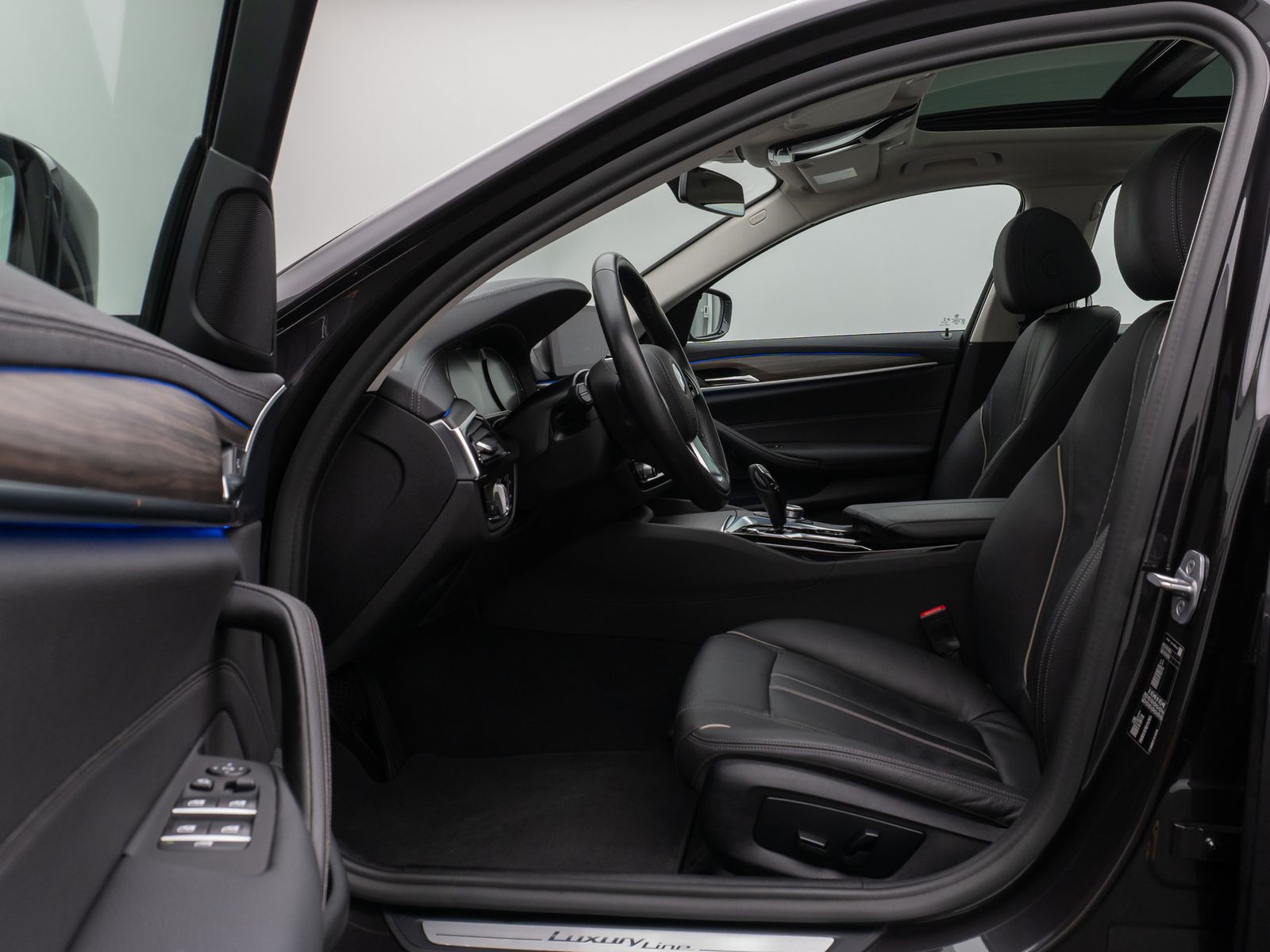 Fahrzeugabbildung BMW 530d Luxury Line Panorama Kamera DAB HiFi Alarm