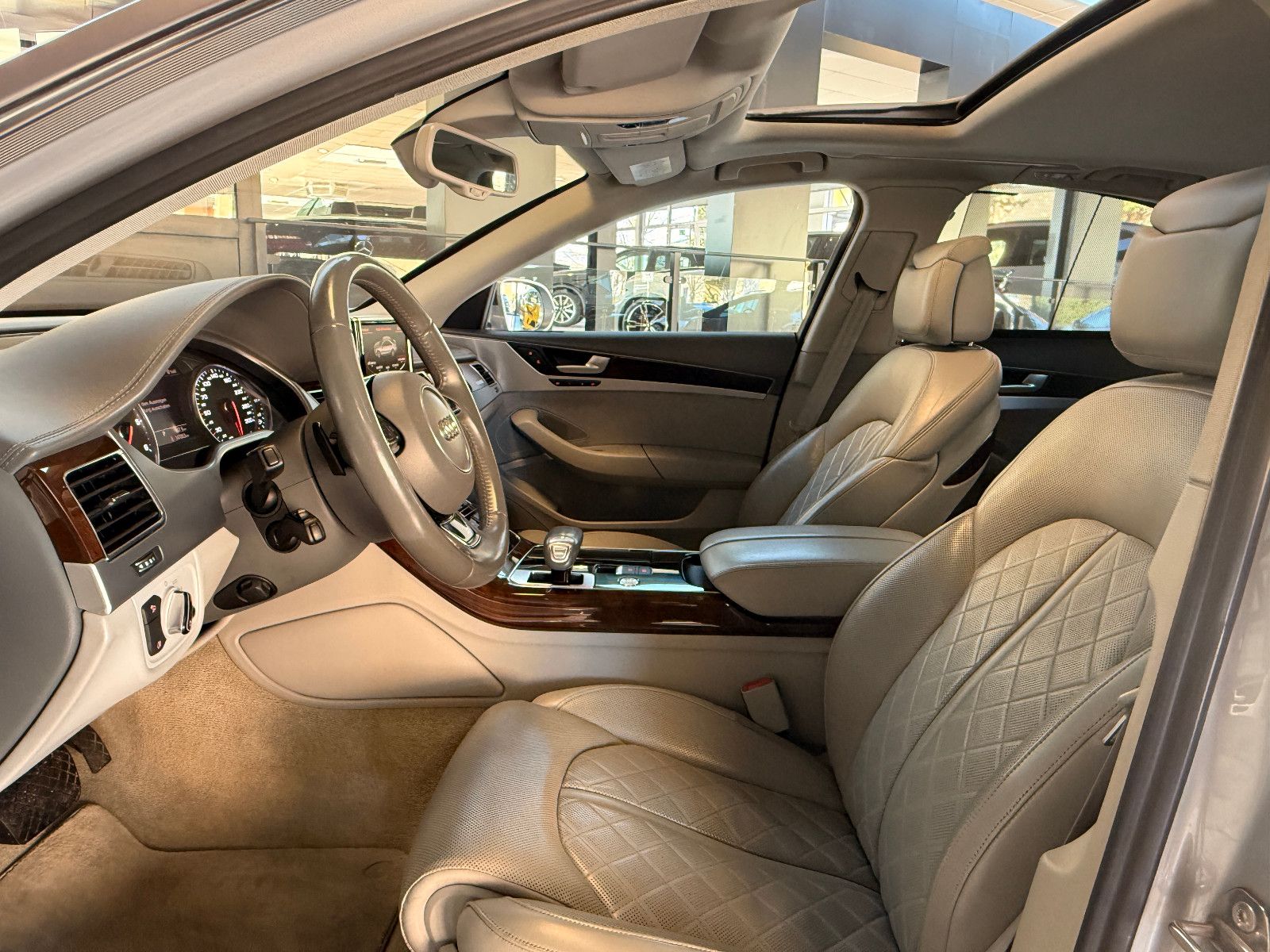 Fahrzeugabbildung Audi A8 4.2 TDI quattro/SCHIEBEDACH/LED/ACC/FACELIFT