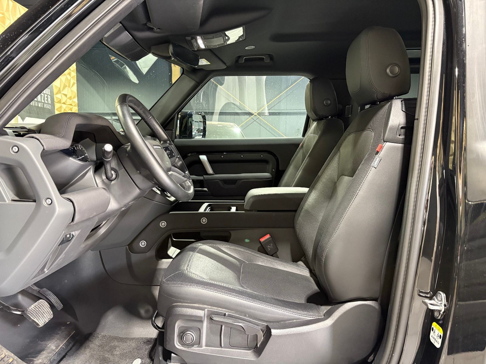 Fahrzeugabbildung Land Rover Defender 90 X-Dynamic S/360°/SOUND/APPLE/NAVI/