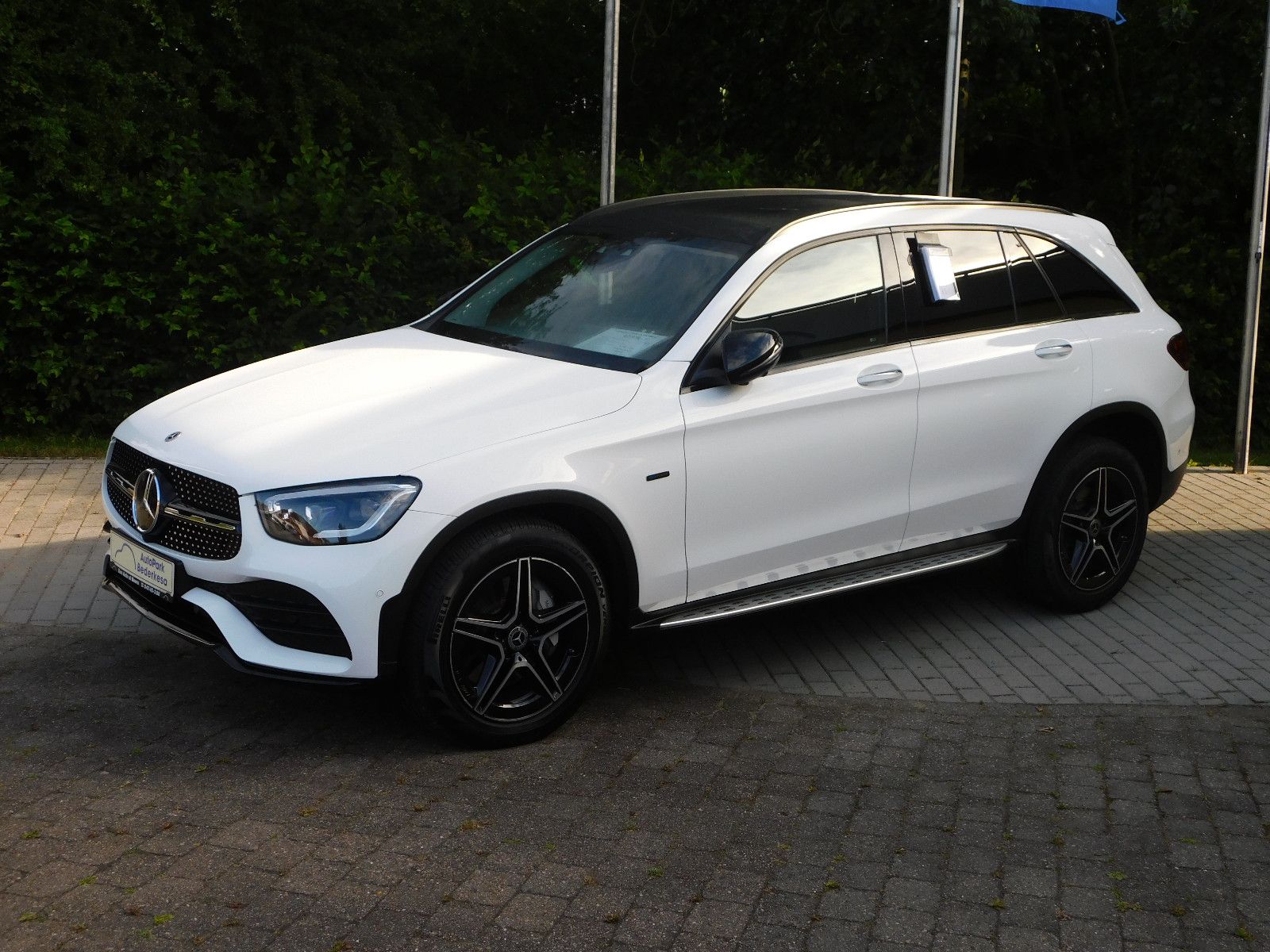 MERCEDES-BENZ GLC 300 de AHK Navi ACC Standh Pano