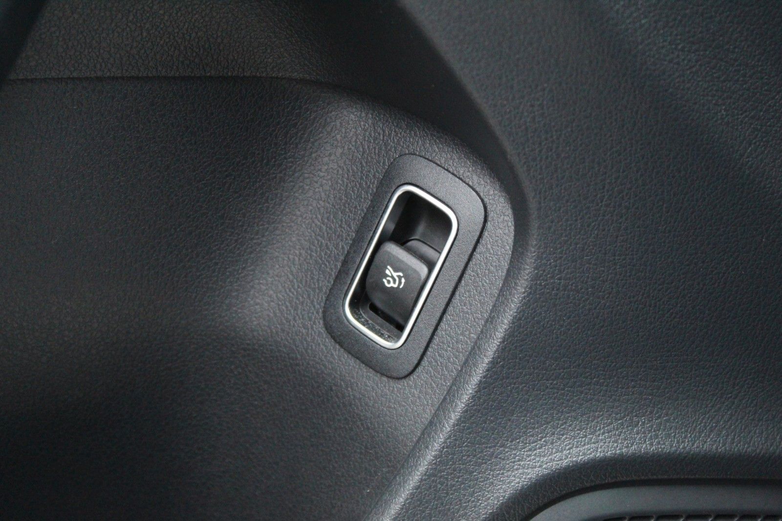 Fahrzeugabbildung Mercedes-Benz Lim A 200 Style 4Matic  Allrad*Navi*AHK