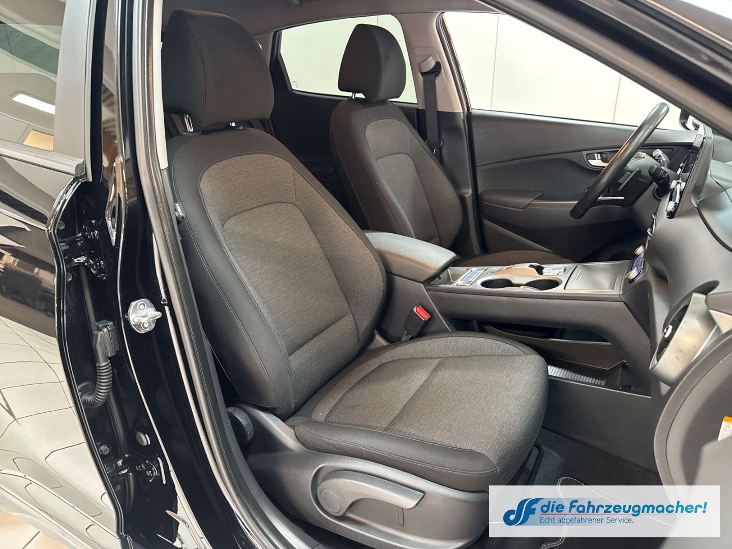 Fahrzeugabbildung Hyundai KONA Trend Elektro 2WD Navi Soundsystem LED ACC