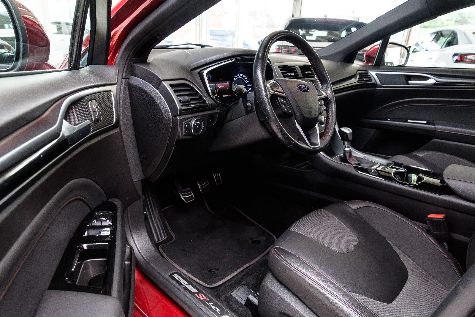Fahrzeugabbildung Ford Mondeo Turnier ST-Line+PANO+LED+GJR+ACC+SHZ+MEMO