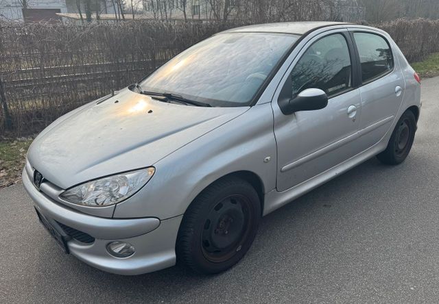 Peugeot 206 Tendance Klima + Automatik + Leder