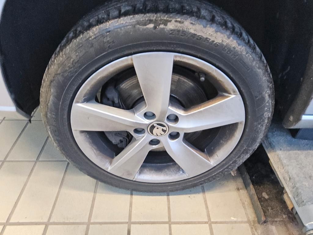 Fahrzeugabbildung SKODA Fabia Combi DSG LED KESSY SITZH. SMART-LINK 1.H