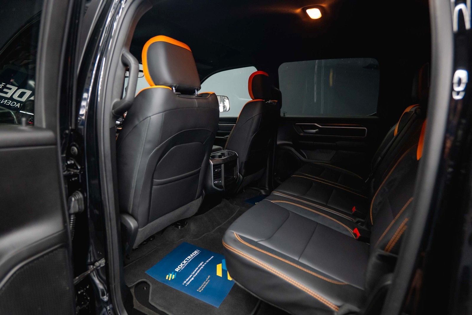 Fahrzeugabbildung Dodge RAM 5.7 V8 HEMI 4x4 OFFROAD Night-Paket *LED*19%
