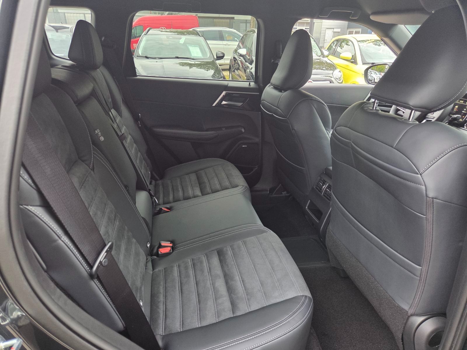 Mitsubishi Outlander - Bild 13