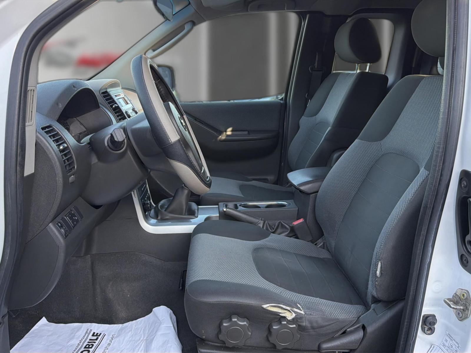 Nissan Navara King Cab SE 4x4 2.5 dCi 190 ch BVM / Attelage / Sièges chauffants / Régulateur de vitesse / 1ère main