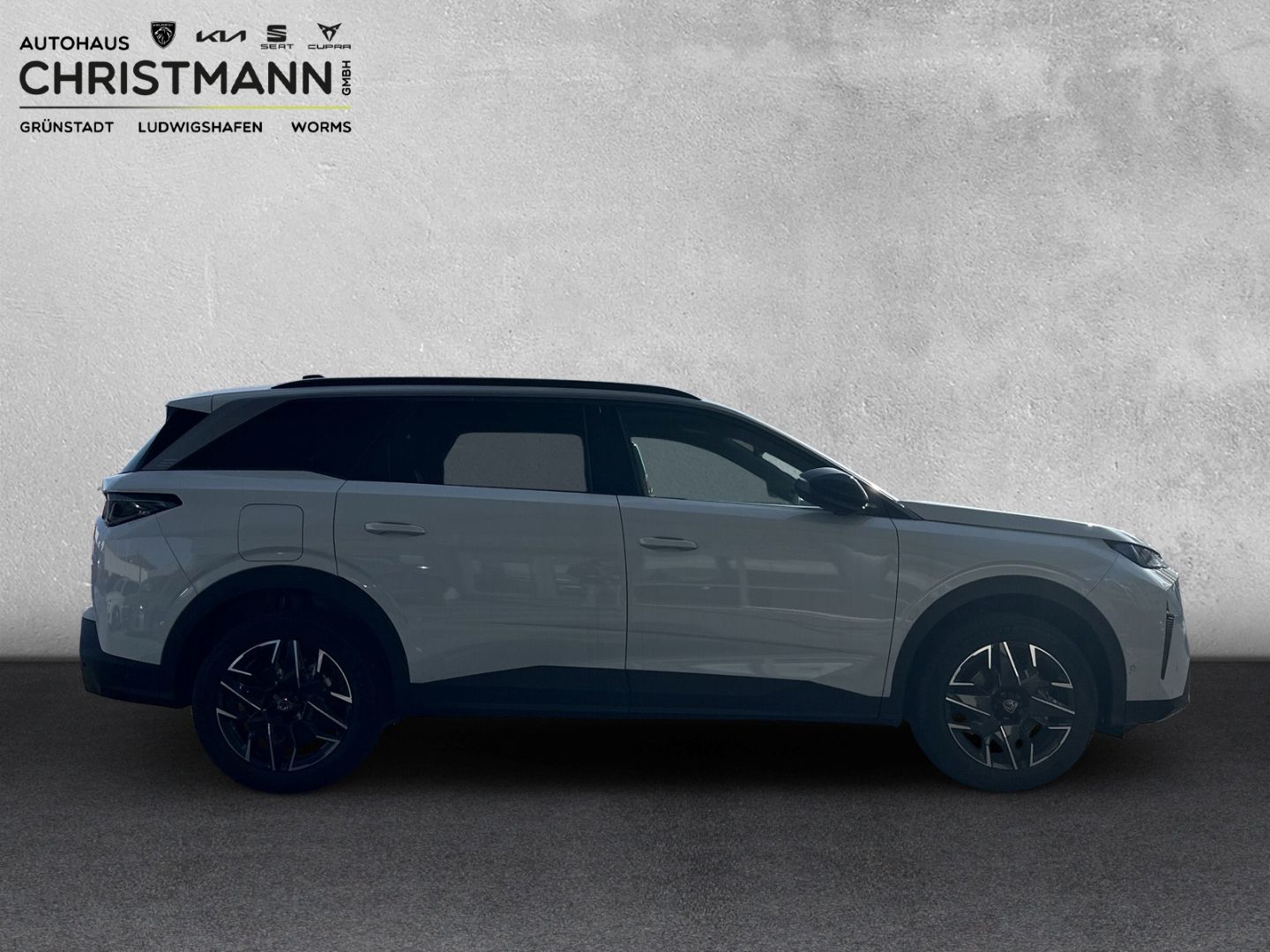 Fahrzeugabbildung Peugeot 5008 Hybrid 136 Allure Digitales Cockpit LED App