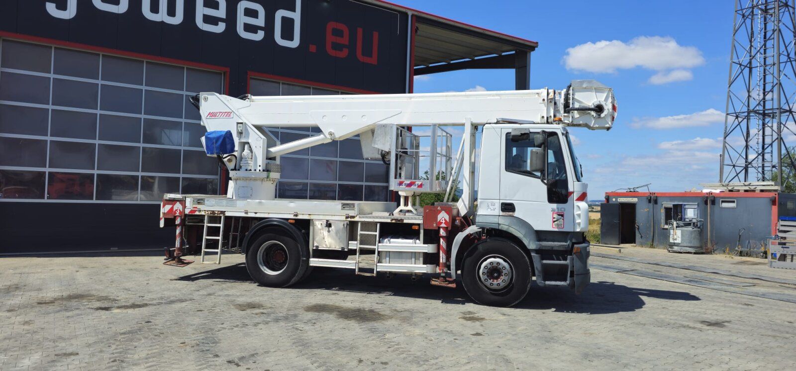 Fahrzeugabbildung Iveco 310 Multitel J328 / 28 Meter /kein WUMAG /BISON