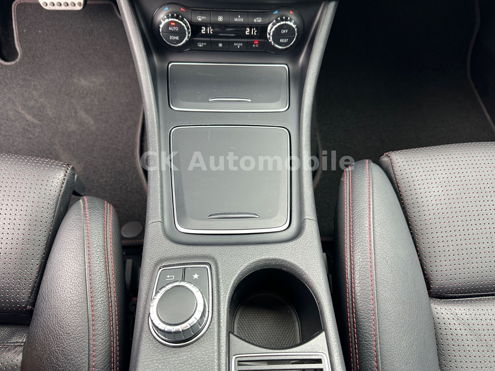 Fahrzeugabbildung Mercedes-Benz CLA 200 Shooting Brake AMG-Line/Night-Paket/LED