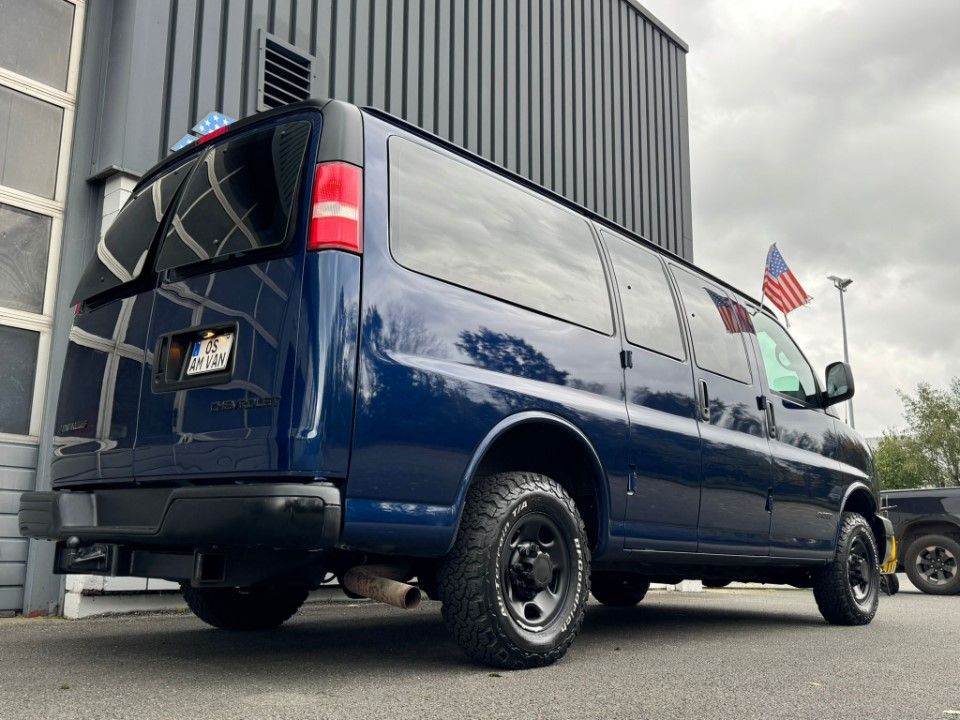 Fahrzeugabbildung Chevrolet Express Chevy Van 6.0 V8 2500 LPG 9 Sitzer