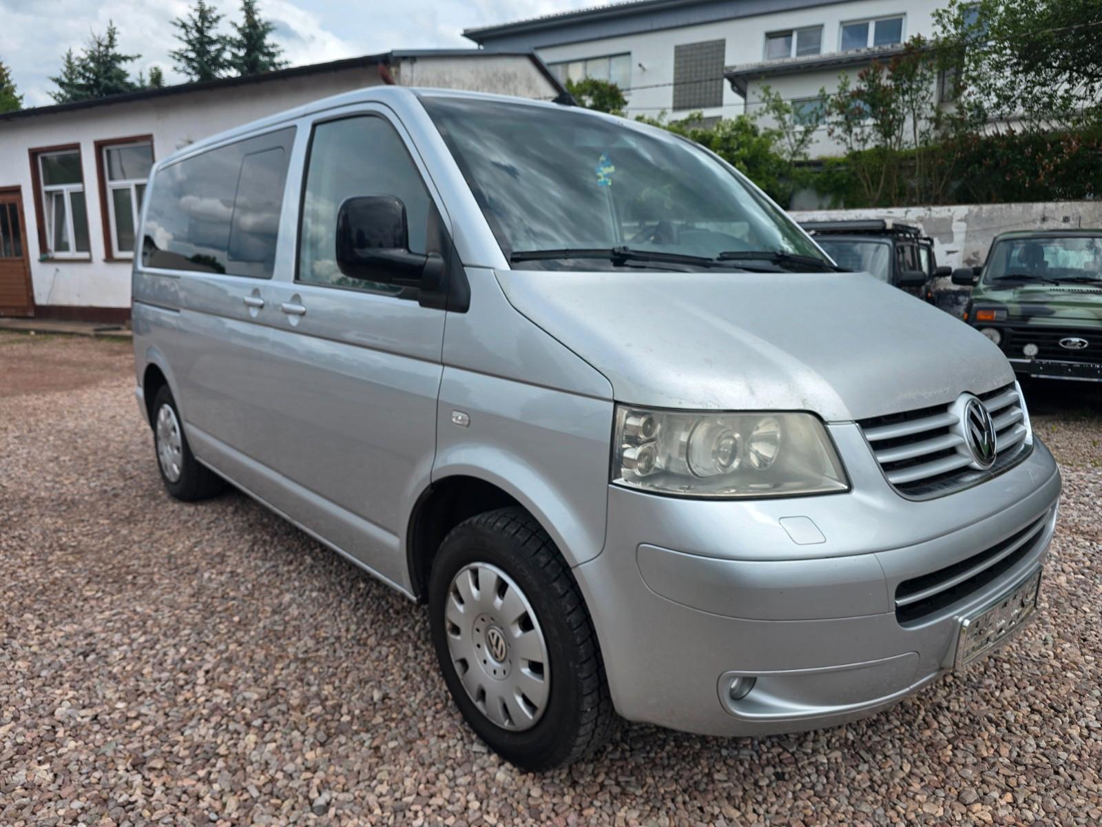 Volkswagen T5 Transporter Bus Caravelle*8 SPZ*Klima*AHK*