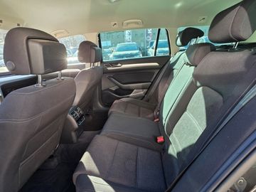 Volkswagen Passat - 8