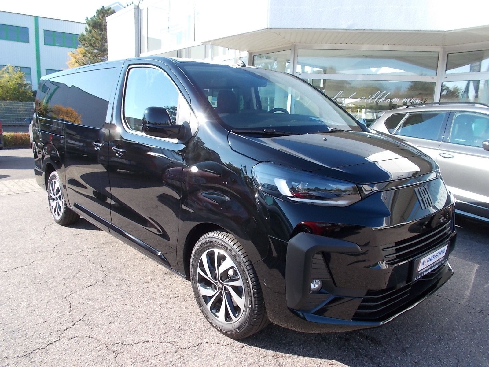 Fahrzeugabbildung Fiat Scudo Ulysse 180 BlueHDi L3 8 Sitzer + AHK