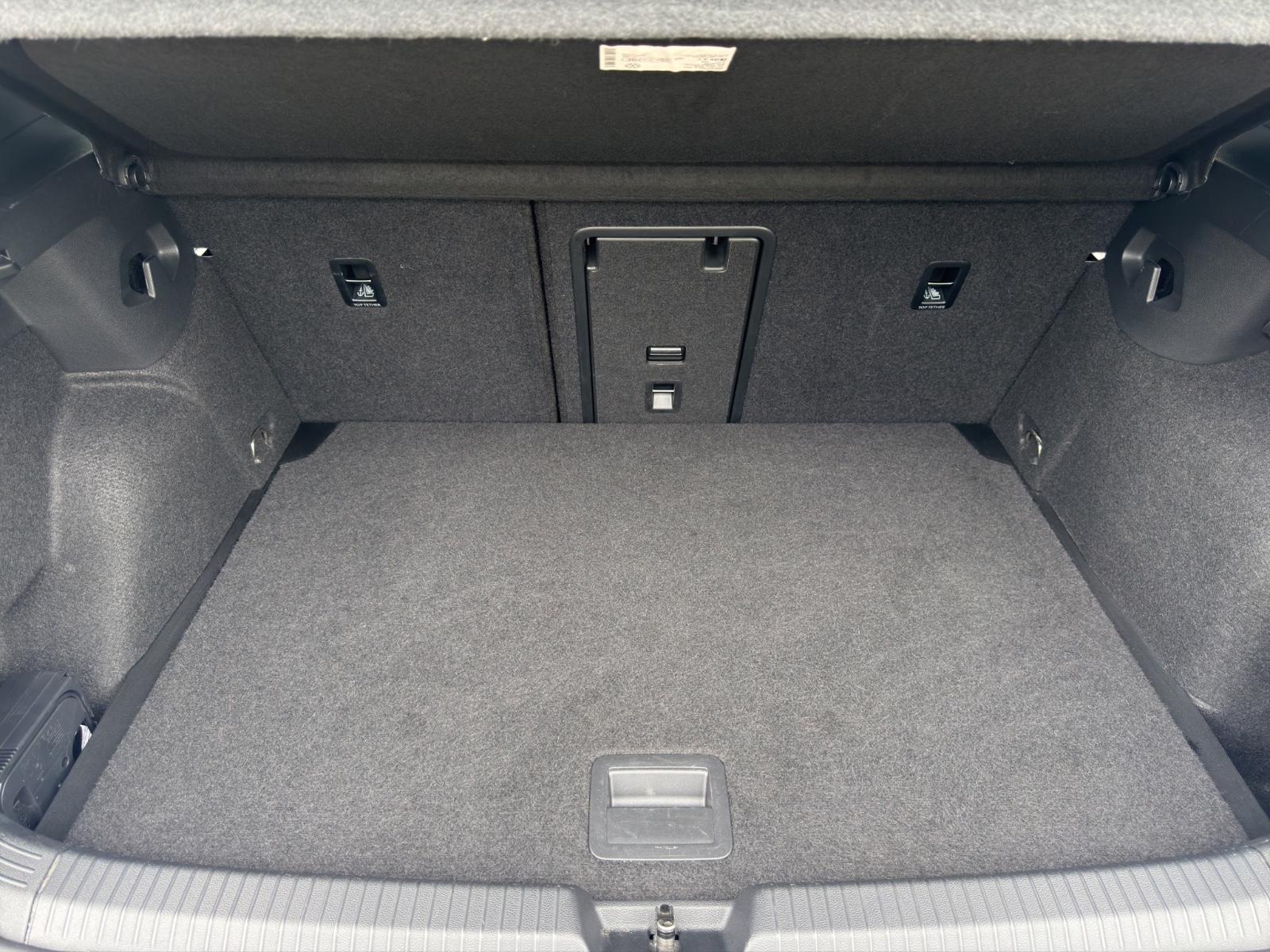 Volkswagen Golf VIII Lim. R-Line eTSI, 1 Hand, TOP Zustand, миниатюра 19