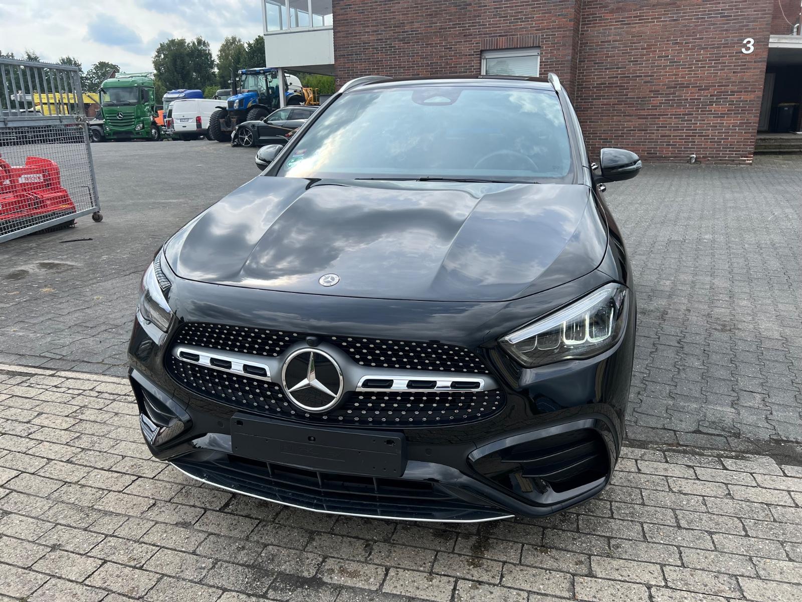 Mercedes-Benz GLA 200 AMG LINE  AUT/ LED/NAVI/EL HECKKLAPPE