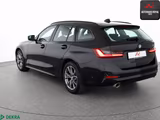BMW 320 i T SPORTLINE SPURHALTE,CARPLAY,1.HAND,SH - BMW 320 mit Benzin-Antrieb: Kombi, Automatik